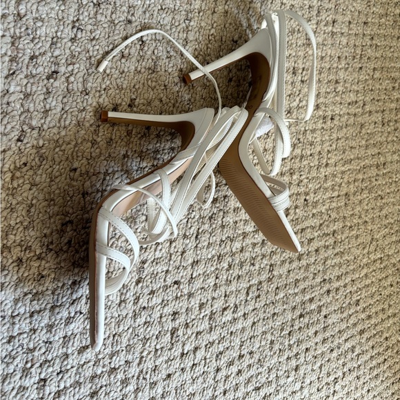 7.5 - NWOB Aldo Wrap Heels - Picture 2 of 6